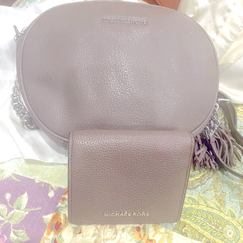 Authentic genuine leather Michael Kors crossbody
